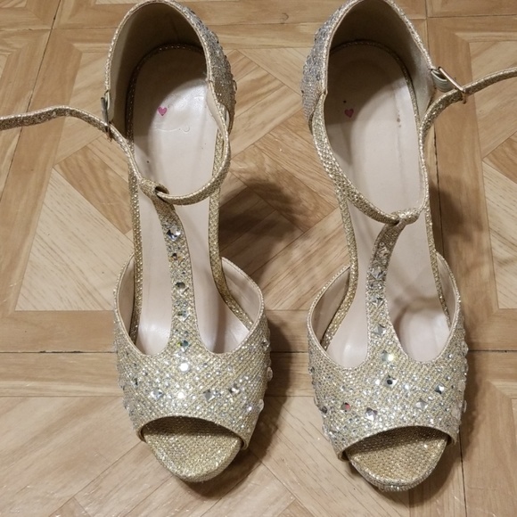 Heels - Picture 1 of 7